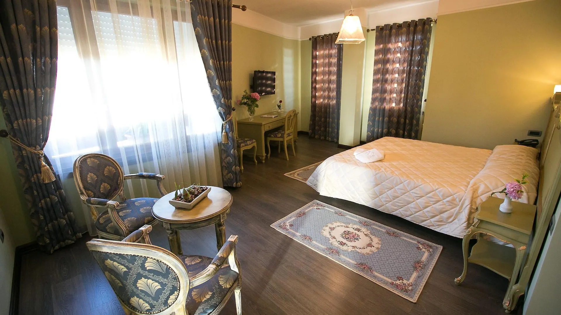 ****  Hotel Victoria Tirana Albania