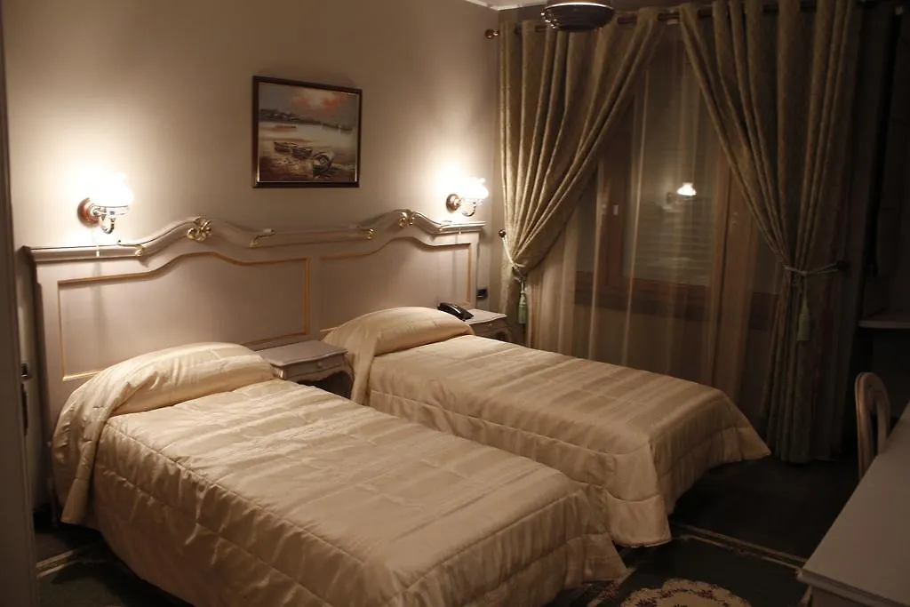 ****  Hotel Victoria Tirana Albania